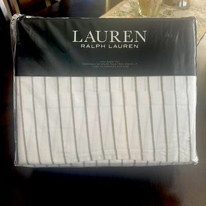 New Ralph Lauren Spencer stripe sateen sheet set Cal K/ Q /K color white/gray